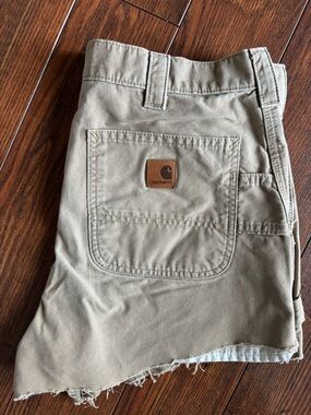 Carhartt raw hem shorts 12//14
